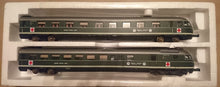 Lade das Bild in den Galerie-Viewer, 2er Set TRIEBWAGENZUG VT08 "US-ARMY (Rotes Kreuz)" - Modelleisenbahn H0 1:87, Analog, Gleichstrom