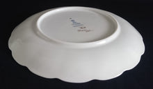 Lade das Bild in den Galerie-Viewer, DESSERTTELLER "Viola" - Porzellan, Flora Veilchen Blumenblüten Blatt Blätter Motiv Dekor