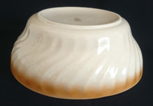 Lade das Bild in den Galerie-Viewer, BEILAGENSCHÜSSEL - Porzellan, Wellenartiges Geschwungenes Linien Relief Dekor