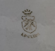 Lade das Bild in den Galerie-Viewer, BEILAGENSCHÜSSEL - Porzellan, Wellenartiges Geschwungenes Linien Relief Dekor