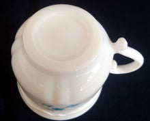 Lade das Bild in den Galerie-Viewer, 2er Set TEETASSEN - Acrylglas, Blumen Blüten Wolken Relief Rand Dekor