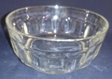 Lade das Bild in den Galerie-Viewer, SALATSCHÜSSEL - Hartglas, Klassisches Waben Relief Motiv Dekor