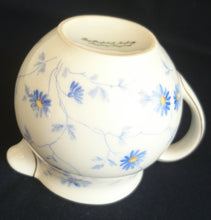 Lade das Bild in den Galerie-Viewer, MILCHKÄNNCHEN - Porzellan, Flora Vergiss mein nicht Blumenblüten Pflanzen Motiv Dekor