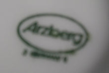 Lade das Bild in den Galerie-Viewer, 3er Set MILCHKÄNNCHEN & ZUCKERDOSE MIT DECKEL "Rainbow" - Porzellan, Linien Streifen Dekor