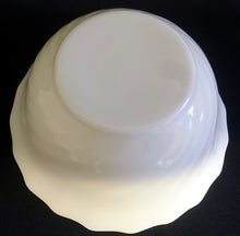 Lade das Bild in den Galerie-Viewer, DESSERTSCHALE - Acrylglas, Gewölbter Rand Wellen Geschwungen Relief Motiv Dekor