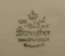 Lade das Bild in den Galerie-Viewer, KAFFEETASSE "100 Jahre" - Porzellan, Flora Rosenblüten Abstrakt Geometrisch Motiv Dekor (BC)