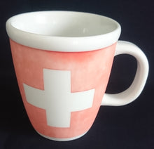 Lade das Bild in den Galerie-Viewer, KAFFEETASSE - Porzellan, Schweizer Flagge Symbol Motiv Dekor