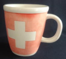 Lade das Bild in den Galerie-Viewer, KAFFEETASSE - Porzellan, Schweizer Flagge Symbol Motiv Dekor