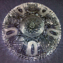 Lade das Bild in den Galerie-Viewer, 2er Set DESSERTSCHALEN - 24% Pbo Bleikristall, Abstrakt Stern Linien Ananas Obst Motiv Dekor