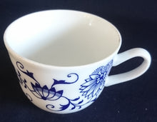 Lade das Bild in den Galerie-Viewer, 2er Set ESPRESSO~ KAFFEETASSE - Porzellan Inglazed, Traditionelles Zwiebelmuster Motiv Dekor