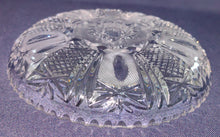 Lade das Bild in den Galerie-Viewer, DESSERTSCHALE - 24% Pbo Bleikristall, Abstrakt Stern Linien Ananas Obst Motiv Dekor