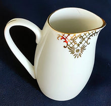 Lade das Bild in den Galerie-Viewer, 3er Set MILCHKÄNNCHEN & ZUCKERDOSE MIT DECKEL - Porzellan, Goldrand Geometrisch Abstrakt Symbol Zeichen Wappen Dekor Motiv