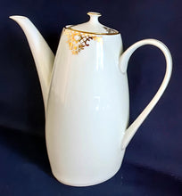 Lade das Bild in den Galerie-Viewer, MOCCA~ KAFFEEKANNE MIT DECKEL - Porzellan, Goldrand Geometrisch Abstrakt Symbol Zeichen Wappen Dekor Motiv