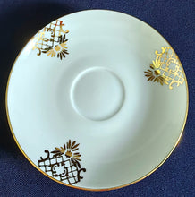 Lade das Bild in den Galerie-Viewer, 2er Set 2er MOCCA~ KAFFEEGEDECKE - Porzellan, Goldrand Geometrisch Abstrakt Symbol Zeichen Wappen Dekor Motiv