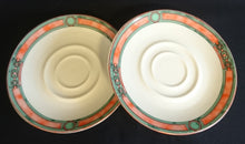 Lade das Bild in den Galerie-Viewer, UNTERTASSE - Porzellan, Abstrakt Kreise Linien Balken Doppelt Relief Motiv Dekor (BC)