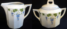 Lade das Bild in den Galerie-Viewer, MILCHKÄNNCHEN "Silesia" - Porzellan, Flora Blumenblüten Pflanzen Ranken Linien Rand Dekor
