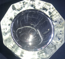 Lade das Bild in den Galerie-Viewer, COCKTAIL~ GETRÄNKEGLAS - Hartglas, Markenzeichen Firma Firmen Symbol Säulen Relief Motiv Dekor