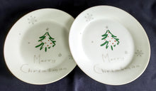 Lade das Bild in den Galerie-Viewer, 2er Set DESSERTTELLER - Porzellan, Tannenbaum Winter Schneeflocken Aufschrift Motiv Dekor