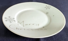 Lade das Bild in den Galerie-Viewer, 18 Teiliges KAFFEESERVICE - Porzellan, Tannenbaum Winter Schneeflocken Aufschrift Motiv Dekor