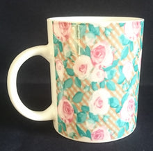 Lade das Bild in den Galerie-Viewer, KAFFEETASSE - Porzellan, Flora Blüten Blatt Blätter Rosenblumen Gartenbeet