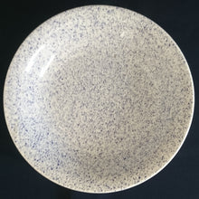 Lade das Bild in den Galerie-Viewer, 2er Set SUPPENTELLER - Keramik / Steingut, Gesprenkeltes Punkte Tupfen Motiv Dekor