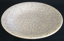 Lade das Bild in den Galerie-Viewer, 2er Set SUPPENTELLER - Keramik / Steingut, Gesprenkeltes Punkte Tupfen Motiv Dekor