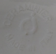 Lade das Bild in den Galerie-Viewer, SUPPENTELLER - Keramik / Steingut, Gesprenkeltes Punkte Tupfen Motiv Dekor (nBC)