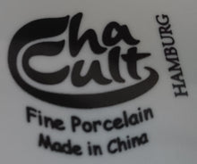 Lade das Bild in den Galerie-Viewer, TEEKANNE MIT DECKEL "Hamburg" - Porzellan, Abstrakt Geometrisch Symbole Motiv Dekor