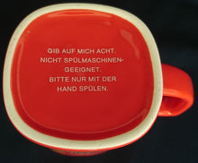 Lade das Bild in den Galerie-Viewer, 2er Set THERMO KAFFEETASSEN - Porzellan, Twitter #GoodMorningBerlin Nescafe Aufschrift Brandenburger Tor Motiv Dekor