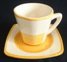 Lade das Bild in den Galerie-Viewer, 3er KAFFEEGEDECK - Keramik / Steingut, Wirbel Kreise Spirale Rand Motiv Dekor