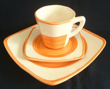 Lade das Bild in den Galerie-Viewer, 2er Set DESSERTTELLER - Keramik / Steingut, Wirbel Kreise Spirale Rand Motiv Dekor