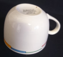 Lade das Bild in den Galerie-Viewer, KAFFEETASSE "Atlantic" - Porzellan, Balken Linien Rechtecke Striche Motiv Dekor