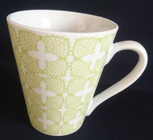 Lade das Bild in den Galerie-Viewer, KAFFEETASSE - Porzellan, Abstrakt Geometrisches Pluszeichen Kreuz Motiv Dekor (BC)