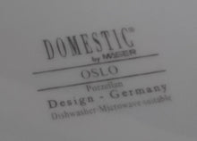 Lade das Bild in den Galerie-Viewer, DESSERTTELLER "Oslo" - Porzellan, Geschwungene Wellenartige Doppel Kreuzlinien Motiv Dekor