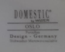 Lade das Bild in den Galerie-Viewer, 2er Set UNTERTASSEN "Oslo" - Porzellan, Geschwungene Wellenartige Doppel Kreuzlinien Motiv Dekor