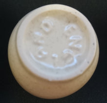 Lade das Bild in den Galerie-Viewer, 6er Set EIERBECHER - Keramik / Steingut, Punkte Tupfen Meliertes Motiv Dekor