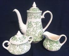 Lade das Bild in den Galerie-Viewer, 5er Set TEEKANNE MIT DECKEL & MILCHKÄNNCHEN & ZUCKERDOSE MIT DECKEL "Indian Tree" (Limited) - Keramik / Steingut, Staffordshire Abstrakt Blatt Blätter Pflanzen Pfeil Motiv Dekor, Hand graviert (Hand Engraved)