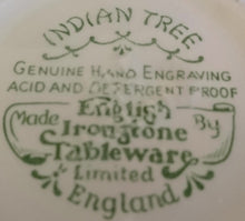 Lade das Bild in den Galerie-Viewer, 3er Set MILCHKÄNNCHEN & ZUCKERDOSE MIT DECKEL "Indian Tree" (Limited) - Keramik / Steingut, Staffordshire Abstrakt Blatt Blätter Pflanzen Pfeil Motiv Dekor, Hand graviert (Hand Engraved)