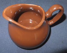 Lade das Bild in den Galerie-Viewer, MILCHKÄNNCHEN - Keramik / Steingut, Einfärbiges Klassisch Landhaus Motiv Dekor