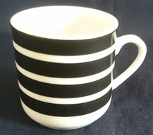 Lade das Bild in den Galerie-Viewer, ESPRESSOTASSE "Cafissimo" - Porzellan, Balken Streifen Linien Motiv Dekor