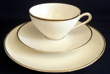 Lade das Bild in den Galerie-Viewer, TEETASSE - Porzellan, Goldrand Klassisch Motiv Dekor