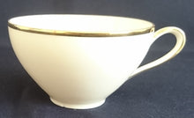 Lade das Bild in den Galerie-Viewer, TEETASSE - Porzellan, Goldrand Klassisch Motiv Dekor