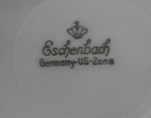 Lade das Bild in den Galerie-Viewer, DESSERTTELLER - Porzellan, Flora Blumenblüten Relief Motiv Dekor