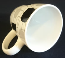 Lade das Bild in den Galerie-Viewer, KAFFEETASSE - Porzellan, Abstrakt Flecken Zeichen Karo Symbole Linien Striche Motiv Dekor