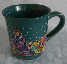 Lade das Bild in den Galerie-Viewer, GLÜHWEINTASSE - Keramik / Steingut, Kinder Geschenke Spielsachen Schneeflocken Motiv Dekor