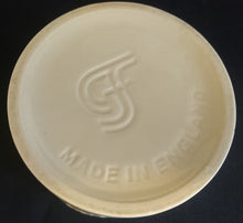 Lade das Bild in den Galerie-Viewer, 2er Set KAFFEETASSEN - Keramik / Steingut, Flora Obst Weintrauben Birnen Blatt Blüten Abstrakt Rand Relief Motiv Dekor