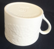 Lade das Bild in den Galerie-Viewer, 2er Set TEETASSEN - Keramik / Steingut, Flora Obst Weintrauben Birnen Blatt Blüten Abstrakt Rand Relief Motiv Dekor