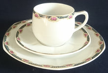 Lade das Bild in den Galerie-Viewer, 2er KAFFEEGEDECK - Porzellan, Goldrand Rosenblüten Bouquet Punkte Kreise Motiv Dekor