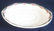 Lade das Bild in den Galerie-Viewer, 2er Set UNTERTASSEN - Porzellan, Goldrand Rosenblüten Bouquet Punkte Kreise Motiv Dekor