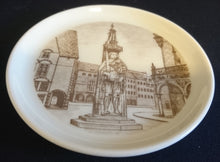 Lade das Bild in den Galerie-Viewer, SAMMELTELLERCHEN UNTERSETZER - Porzellan, Stadt Bremen Statue Denkmal Der Roland Sehenswürdigkeit Motiv Dekor